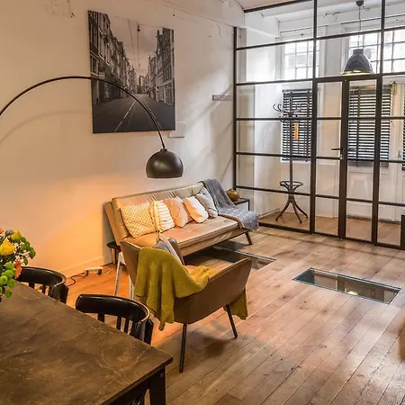 The Warehouse Couette-café 3*