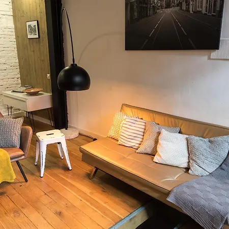 The Warehouse 3*
